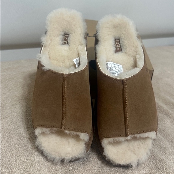 UGG Greenport Slide - Picture 3 of 8